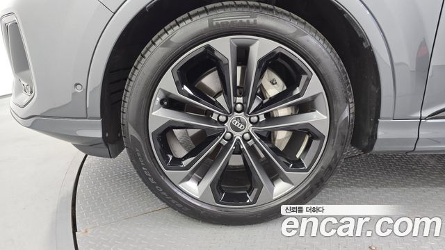 Audi Q7 55 TFSI Quattro Premium - фото 4