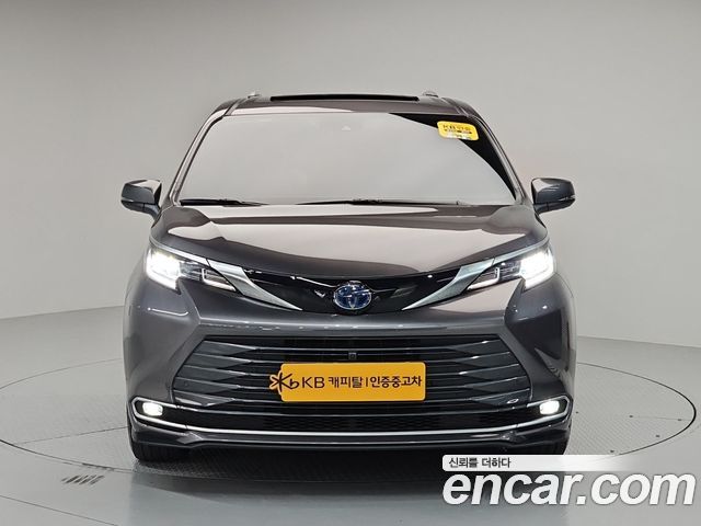 Toyota Sienna 4-го поколения 2.5 Hybrid 2WD - фото 0