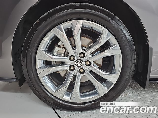 Toyota Sienna 4-го поколения 2.5 Hybrid 2WD - фото 4