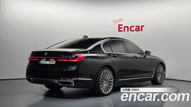 BMW 7 Series G11 730d xDrive Design Pure Excellence - фото 1