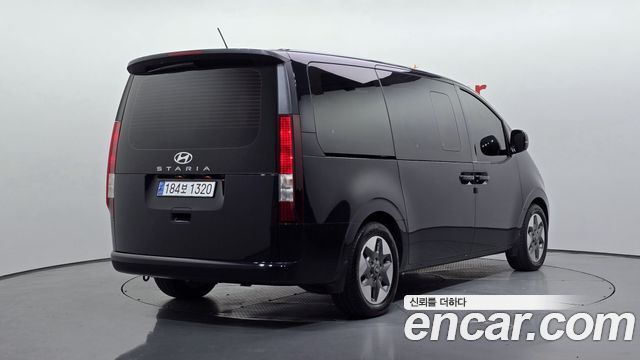 Hyundai Staria Tourer 9-Seater Modern - фото 1