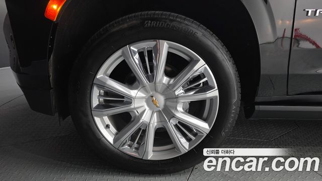 Chevrolet (GM Daewoo) Tahoe 6.2 High Country 4WD - фото 4