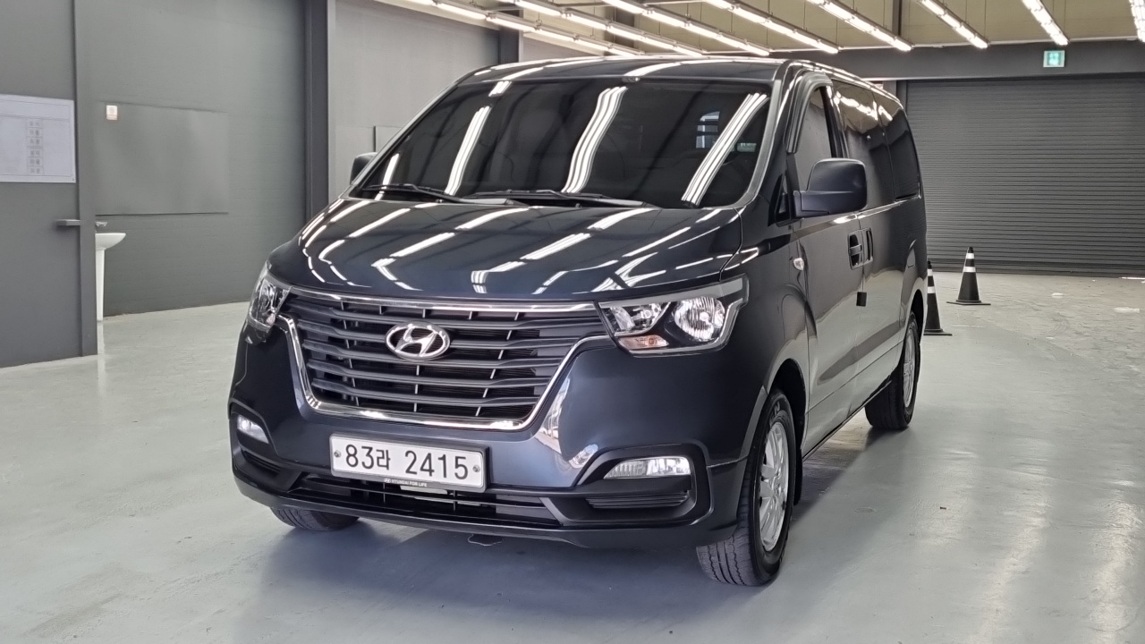 Hyundai Starex New Van 3-Seater LPi Smart - фото 0