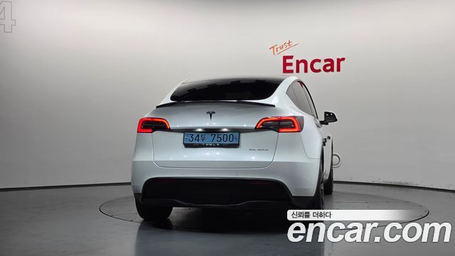 Tesla Model Y Long Range AWD - фото 3