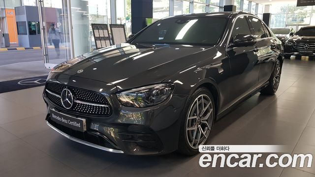 Mercedes-Benz E-Class W213 E220d 4MATIC AMG Line - фото 0