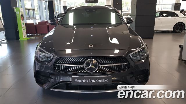 Mercedes-Benz E-Class W213 E220d 4MATIC AMG Line - фото 2