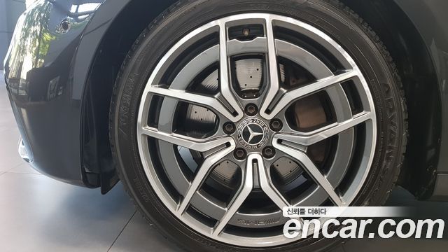 Mercedes-Benz E-Class W213 E220d 4MATIC AMG Line - фото 4