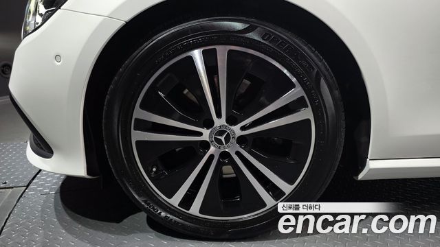 Mercedes-Benz E-Class W213 E250 Avantgarde - фото 4