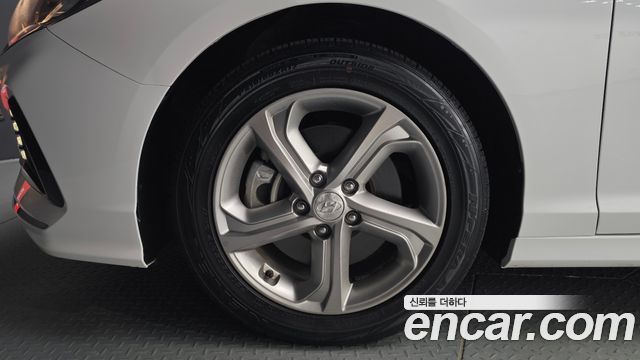 Hyundai Sonata 2.0 Modern - фото 4