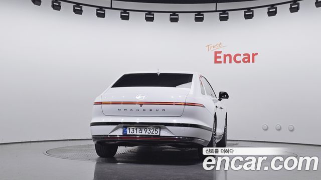 Hyundai Grandeur GN7 2,5 Gasoline 2WD Calligraphy - фото 3