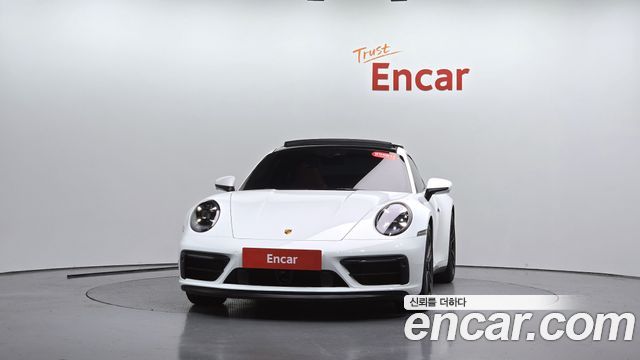 Porsche 911 Carrera 4 GTS - фото 1