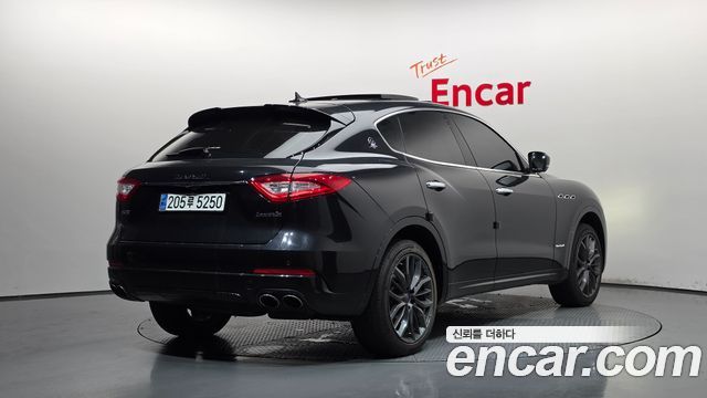 Maserati Levante 3.0 AWD GranSport - фото 1