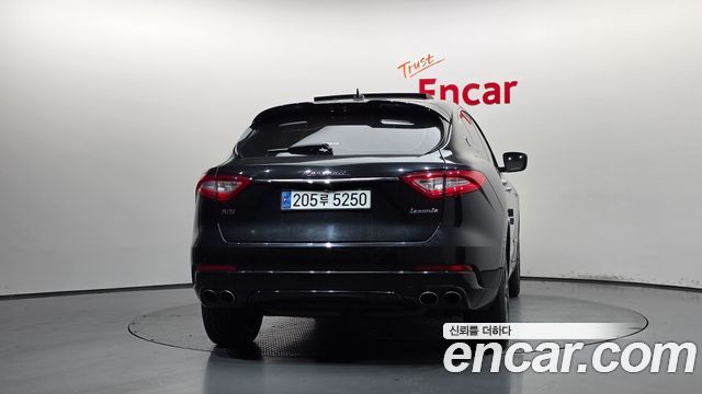 Maserati Levante 3.0 AWD GranSport - фото 3