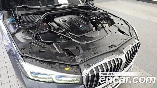 BMW 7 Series G11 740Ld xDrive Design Pure Excellence - фото 4