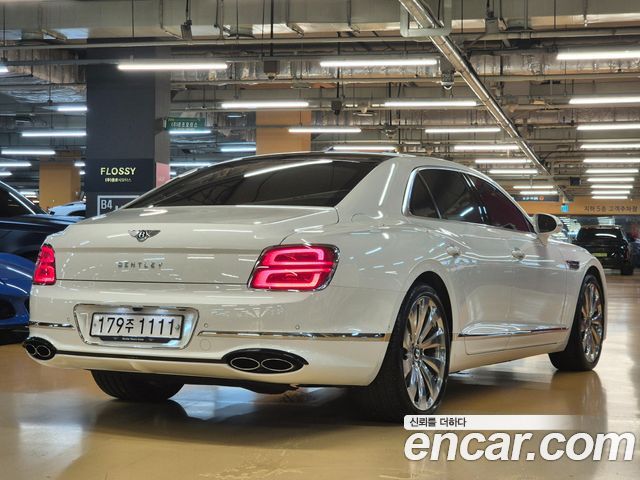 Bentley Flying Spur 3-го поколения 4.0 - фото 3