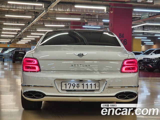 Bentley Flying Spur 3-го поколения 4.0 - фото 4