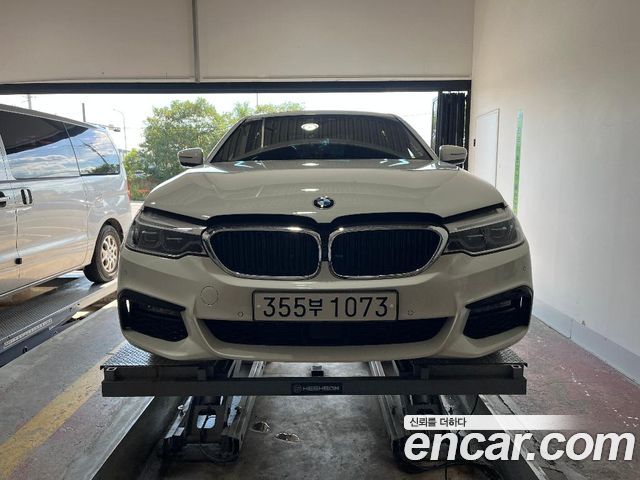 BMW 5 Series G30 520d M Sport Package Plus - фото 0