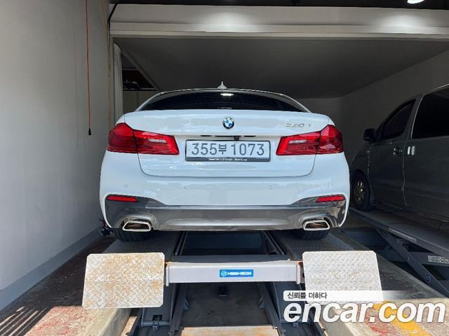 BMW 5 Series G30 520d M Sport Package Plus - фото 1