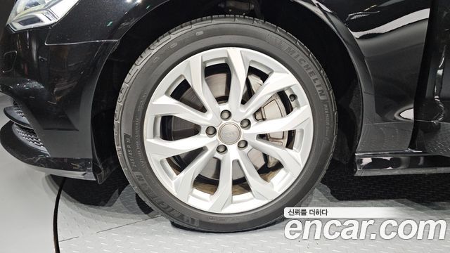 Audi A6 40 TFSI C7 - фото 3