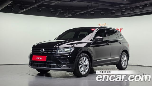 Volkswagen Tiguan 2-го поколения 2.0 TDI Premium - фото 0