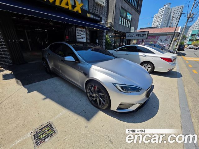 Tesla Model S Plaid - фото 3