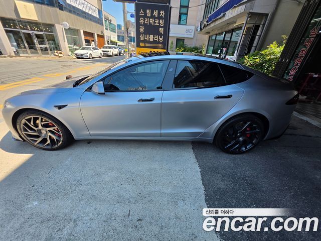 Tesla Model S Plaid - фото 4