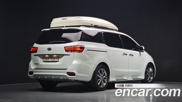 Kia Carnival New 9-Seater Noblesse Special - фото 1