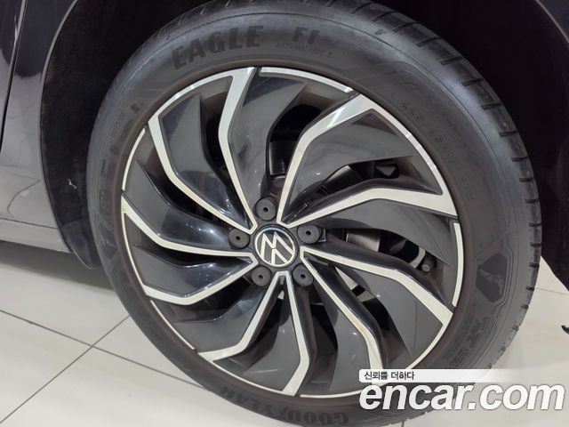 Volkswagen Golf 8-го поколения 2.0 TDI Prestige - фото 4