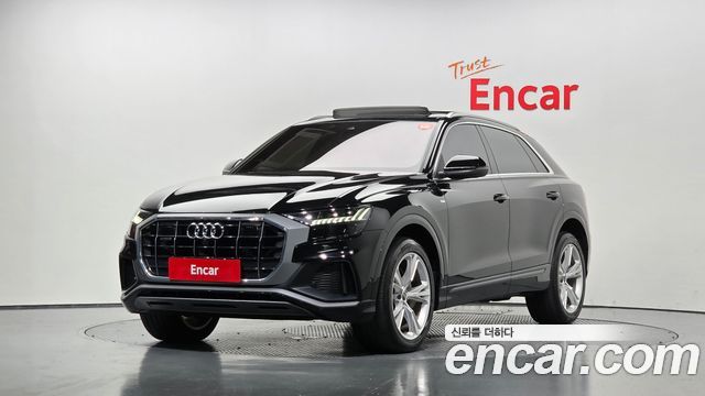 Audi Q8 45 TDI Quattro Premium - фото 0