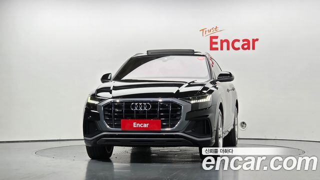 Audi Q8 45 TDI Quattro Premium - фото 2