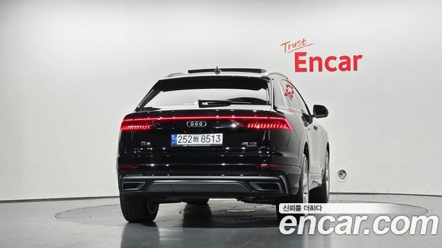 Audi Q8 45 TDI Quattro Premium - фото 3
