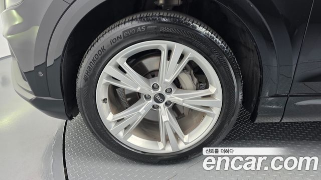 Audi Q8 45 TDI Quattro Premium - фото 4