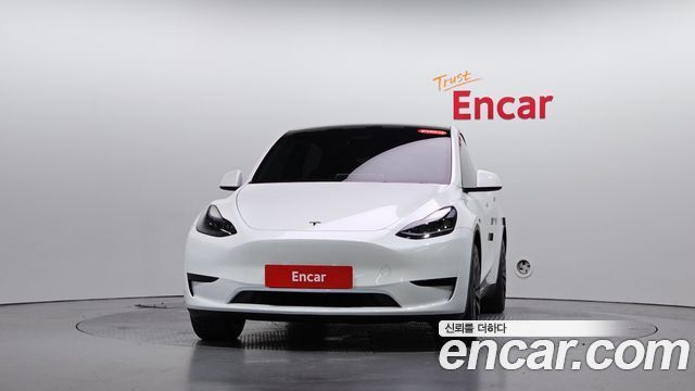 Tesla Model Y RWD - фото 1