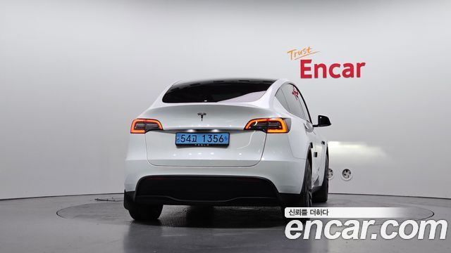 Tesla Model Y RWD - фото 2