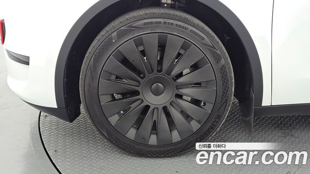 Tesla Model Y RWD - фото 3