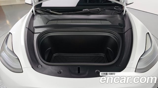 Tesla Model Y RWD - фото 4