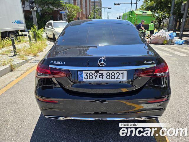Mercedes-Benz E-Class W213 E220d 4MATIC AMG Line - фото 1