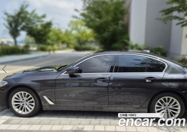 BMW 5 Series G30 530e Luxury - фото 2