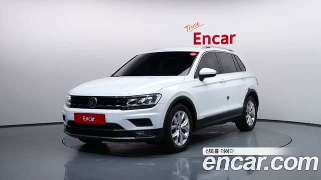Volkswagen Tiguan 2-го поколения 2.0 TDI Premium - фото 0