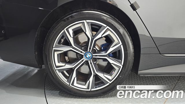 BMW i4 eDrive40 M Sports Pro - фото 4