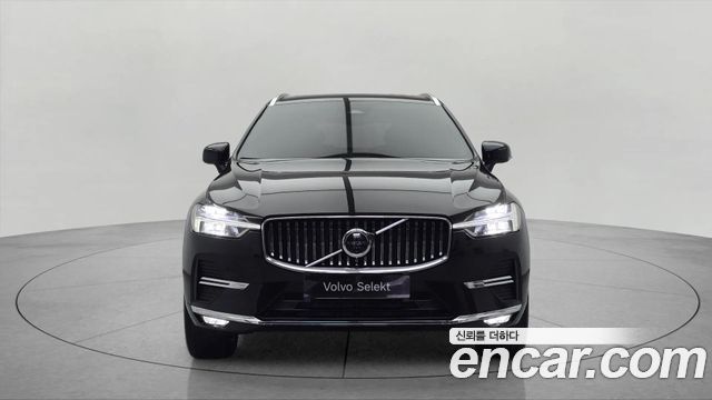 Volvo XC60 2-го поколения B6 Ultimate Bright - фото 1