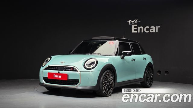 Mini Cooper S 4-го поколения 5 Door Favoured - фото 0