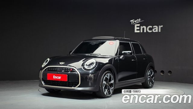 Mini Cooper S 4-го поколения 5 Door Favoured - фото 0