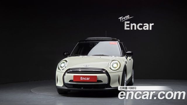 Mini Cooper 5-Door Classic Plus 3rd - фото 1