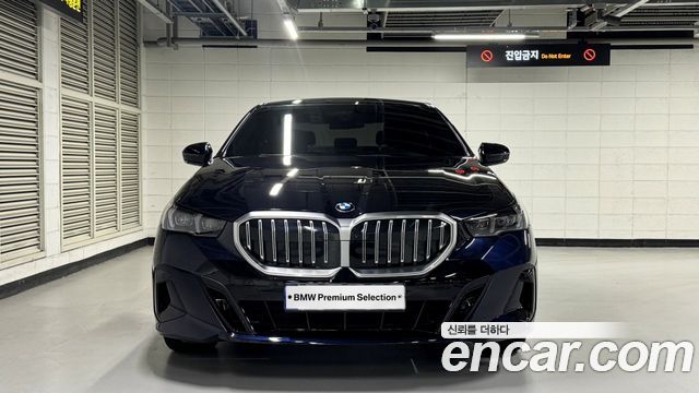 BMW 5 Series G60 520i M Sport - фото 1