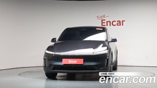 Tesla Model Y RWD - фото 1