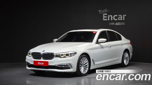 BMW 5 Series G30 520i Luxury - фото 0
