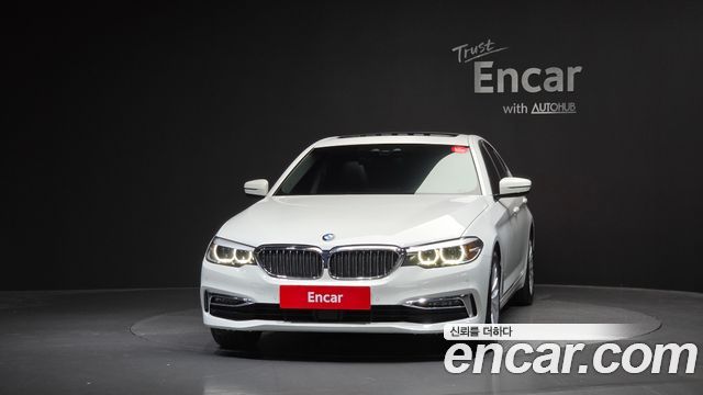 BMW 5 Series G30 520i Luxury - фото 2