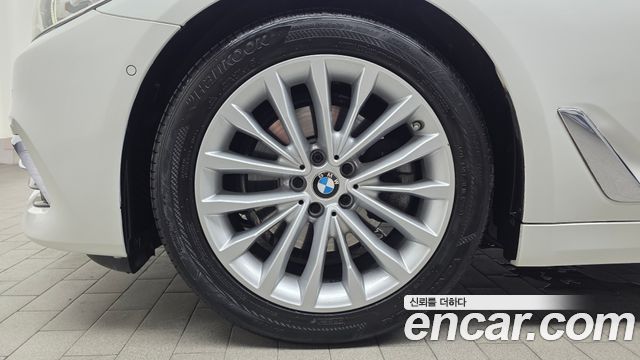 BMW 5 Series G30 520i Luxury - фото 4