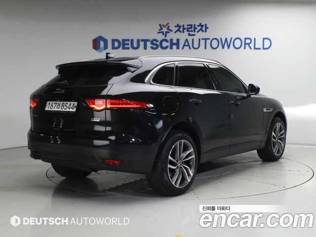 Jaguar F-PACE 20d Portfolio - фото 1